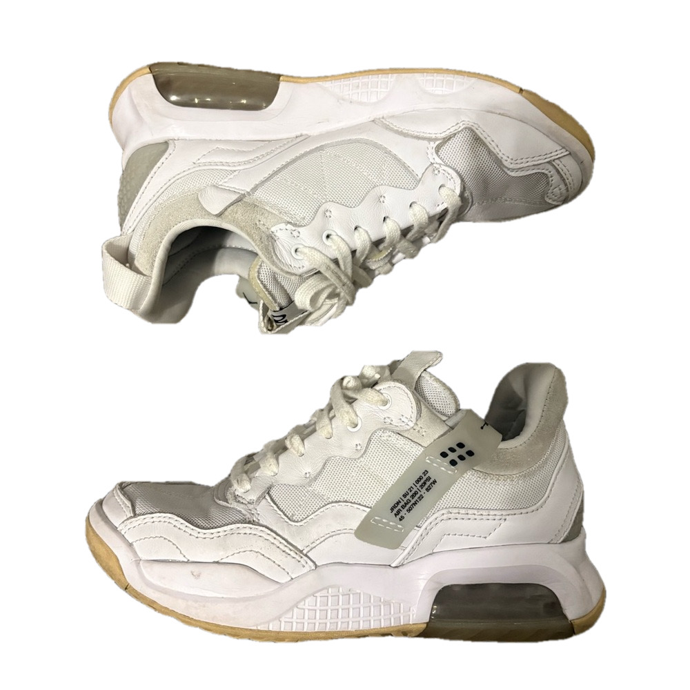 Air Jordan MA2 Sneakers
